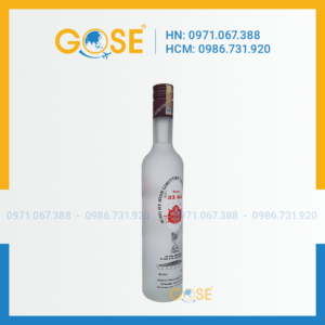 Chai thủy tinh cao, hình trụ tròn dùng để đựng rượu