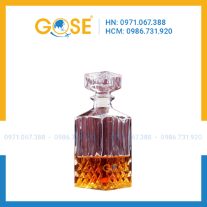 Chai rượu ngoại dáng vuông